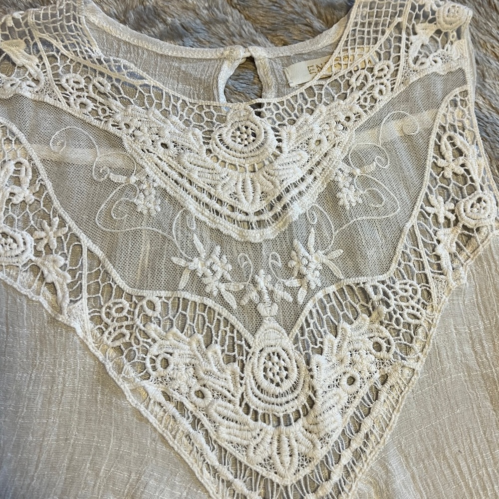 Entro Boho Lace Sleeveless Top - Picture 4 of 5